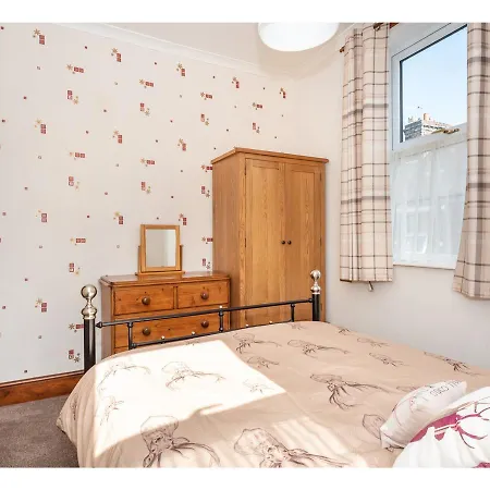 Spacious, Sleeps 5, Near Walls & Free Parking דירה יורק