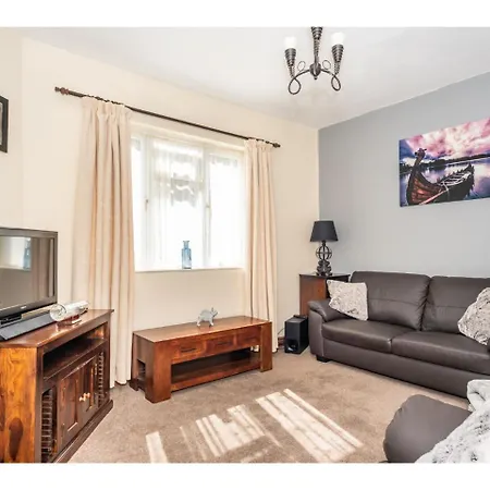Apartman Spacious, Sleeps 5, Near Walls & Free Parking
