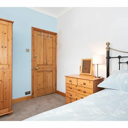 Spacious, Sleeps 5, Near Walls & Free Parking * יורק